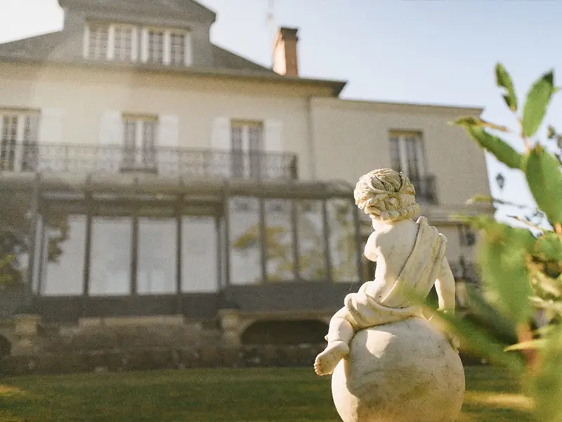 Parc avec statue