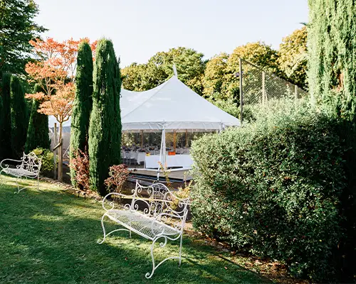 Décoration de table florale raffinée pour mariage