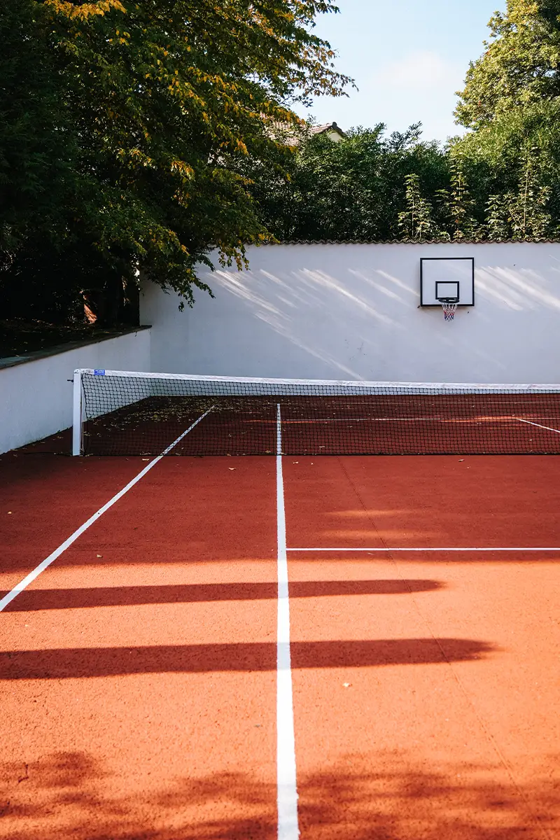 Court de tennis pour séminaires en plein air Villa Clairemaison Yvelines